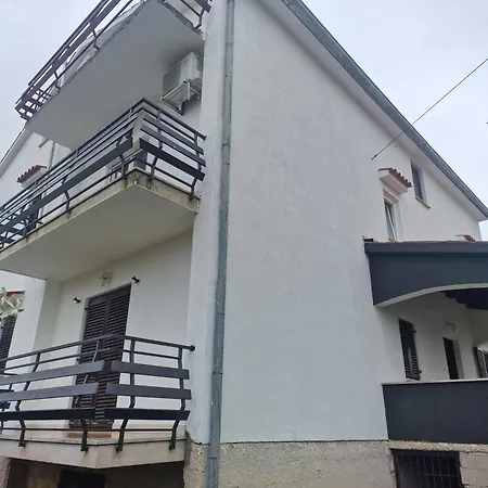 Tina Apartment *